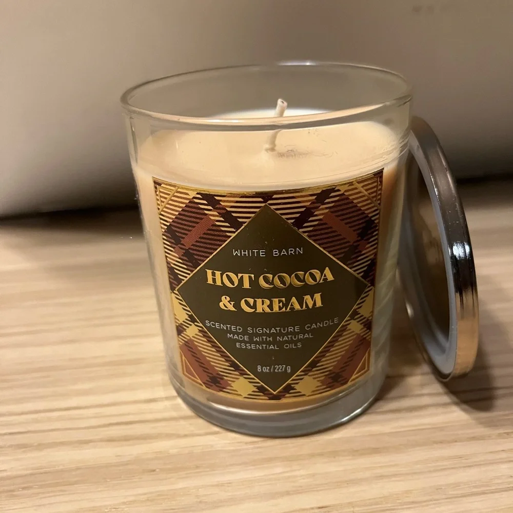 Bath & Body Works Single Wick Candle. Hot Cocoa & Cream.
